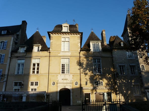 France: Pau - gate to the Pyrenees: photo 3