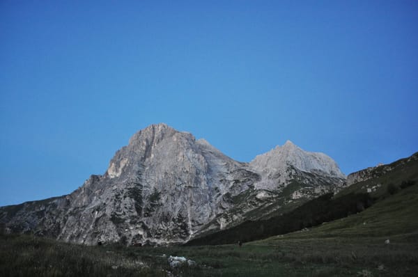 Hiking the Big Stone: Gran Sasso, Italy.: photo 7