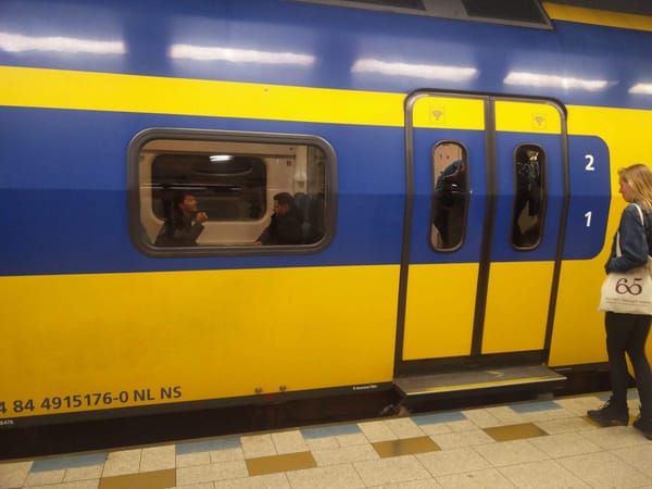 A Traveler’s Guide To Amsterdam: photo 1