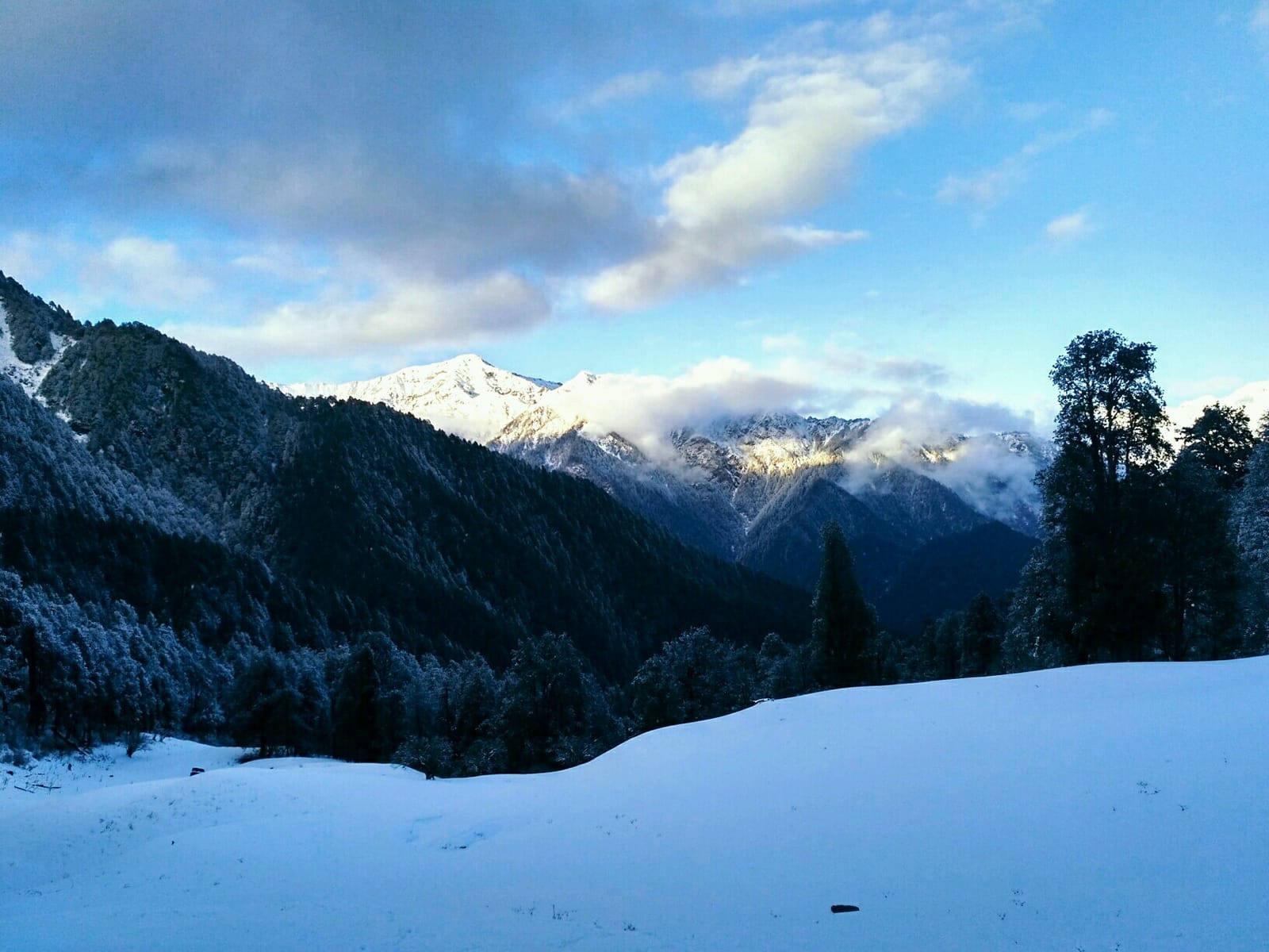 Dayara Bugyal: A winter trek in India