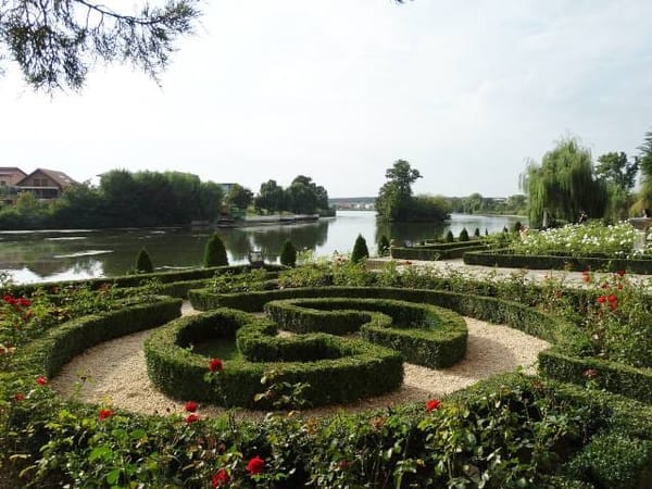 Summer in Romania - Bucharest Travel Guide: photo 3