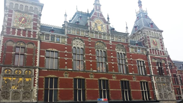 Amsterdam - to coffeeshop or not to coffeeshop: photo 1