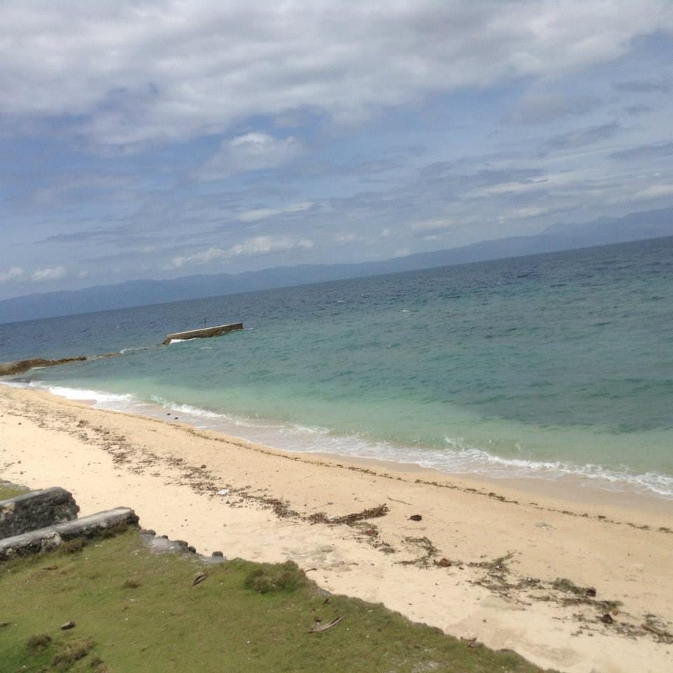 Batong Malunhaw Beach Alegria Cebu: The GREEN Rock Of the South