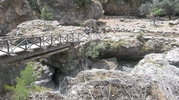 Hiking in the Gorge of Samaria: photo 3