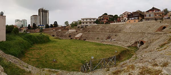 Surprising Durrës: ancient ruins among modern buildings: photo 3