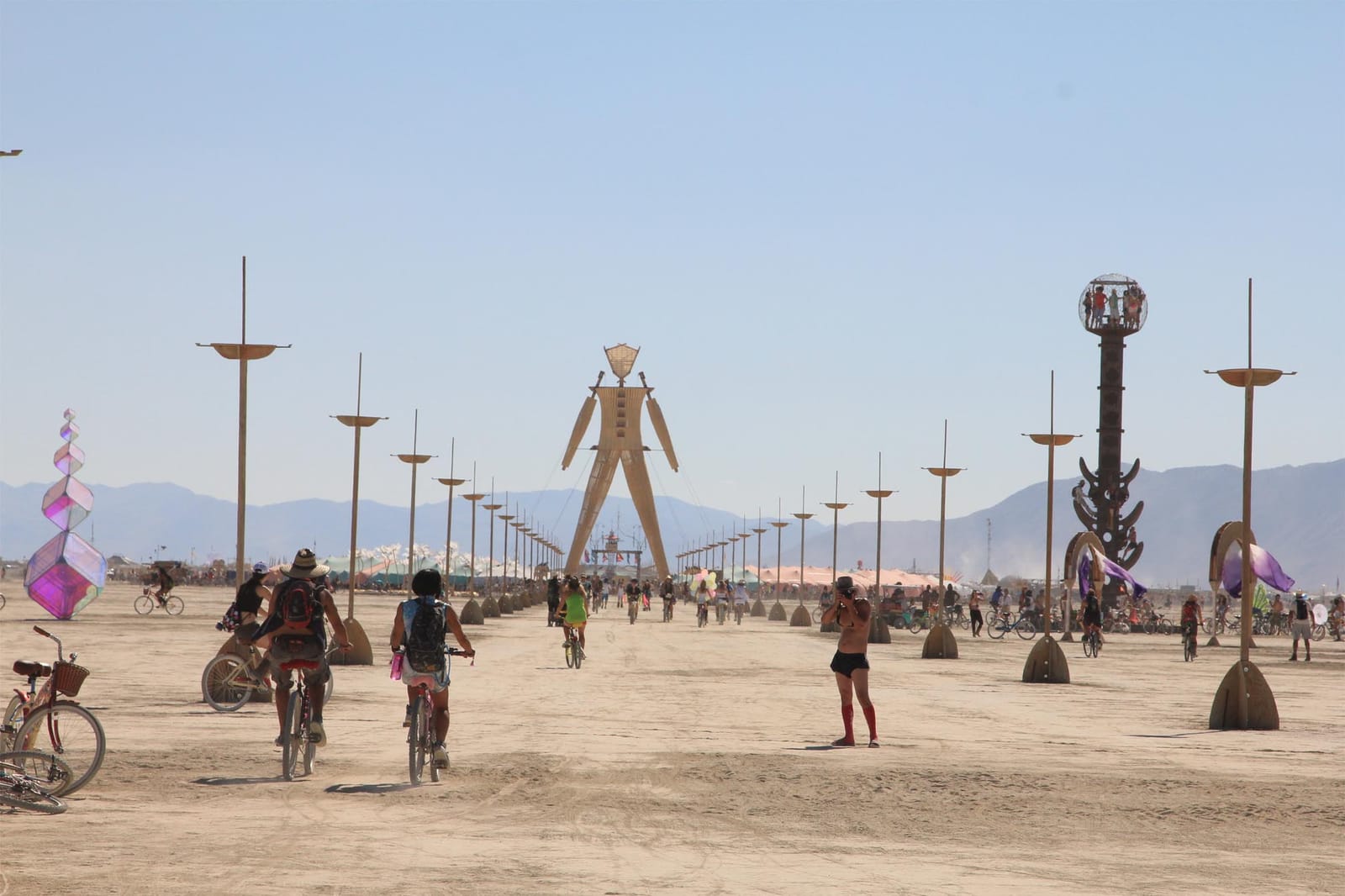 BURNING MAN BASICS - THE ARTS FESTIVAL IN THE NEVADA DESERT