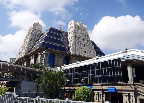 The Indian way of exploring the city of Bangalore: photo 2