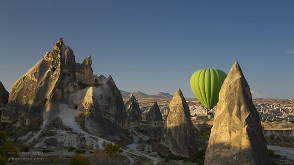 Cappadocia: flying on balloon over "fairy chimneys": photo 1