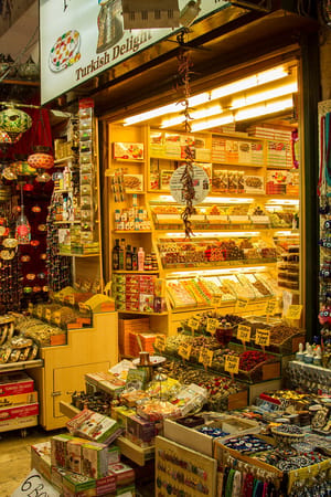 Istanbul - oriental trade in Grand Bazaar: photo 7
