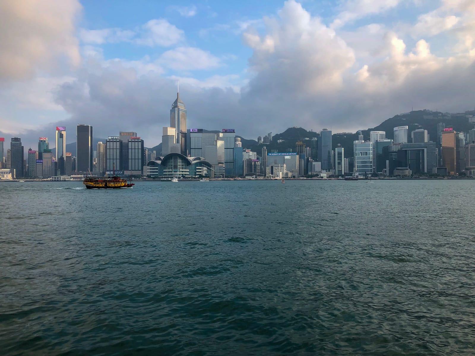 Youth travel guide to Hong Kong, China