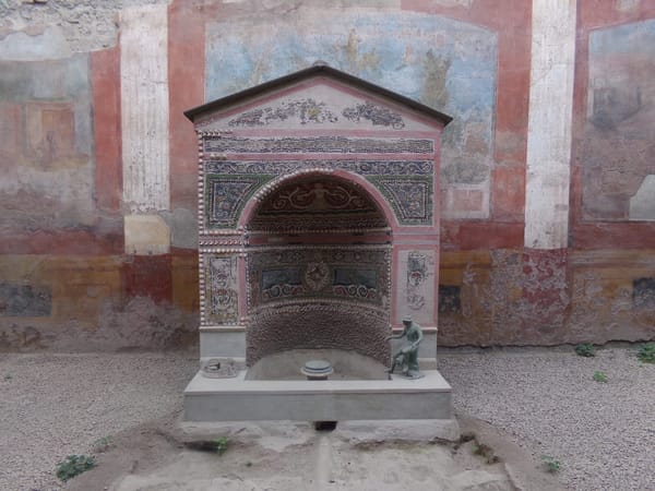 How to do Naples on a Budget: Sun, Pizza and Ancient History: photo 10