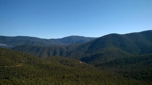Run to the Hills - Camping in the Snowy Wilderness: photo 3