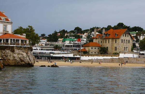 Anchoring at Cascais: photo 1