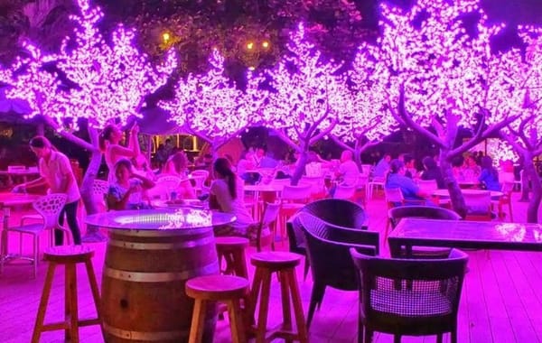 La Vie Parisienne: The Little Paris in Cebu: photo 1