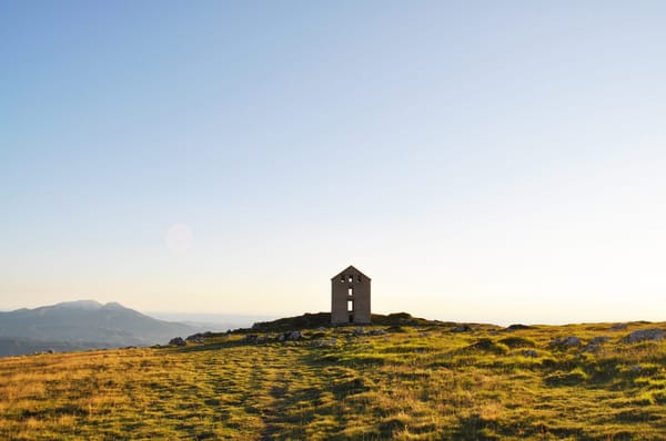 Hiking the Big Stone: Gran Sasso, Italy.: photo 12