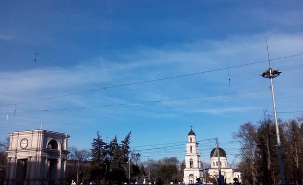 Walking through Chisinau City Center: photo 1