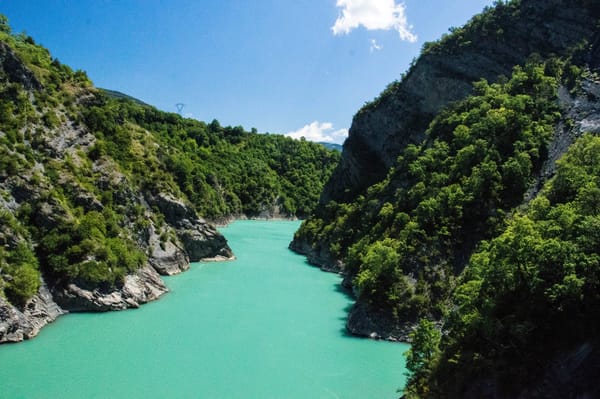 Lac de Monteynard- a hidden pearl in France: photo 2