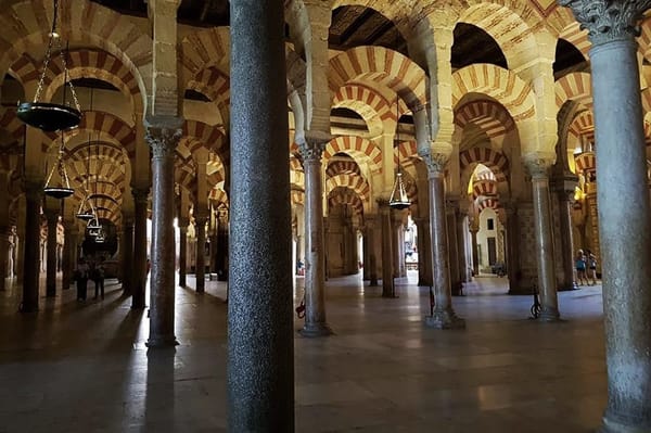 Traveling with our lady dog through the sunny south of Spain: photo 1
