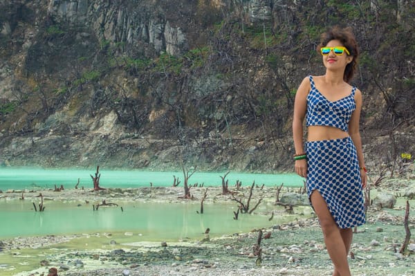 The hauntingly beautiful crater lake of ‘Kawah Putih’: photo 2