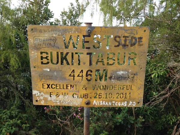 Bukit Tabur, Malaysia: 7 Secrets of The Dragonback Trek: photo 3