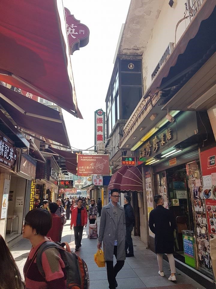 In search for the best Macau famous snacks - Rua do Cunha, Taipa