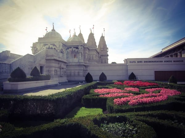 Off to India by London Tube: BAPS Shri Swaminarayan Mandir: photo 1