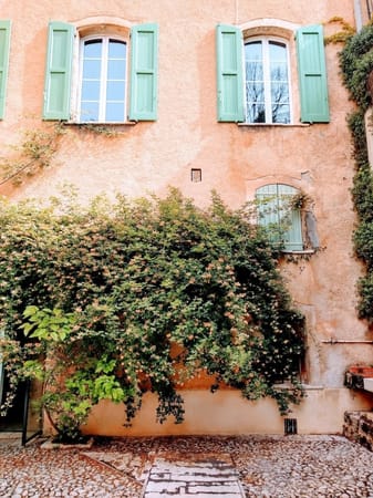 Moustiers-Saint-Marie : Discover a romantic village in France: photo 1