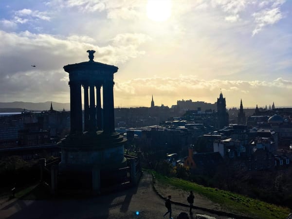 A Brief History and Walking Guide to Edinburgh: photo 1