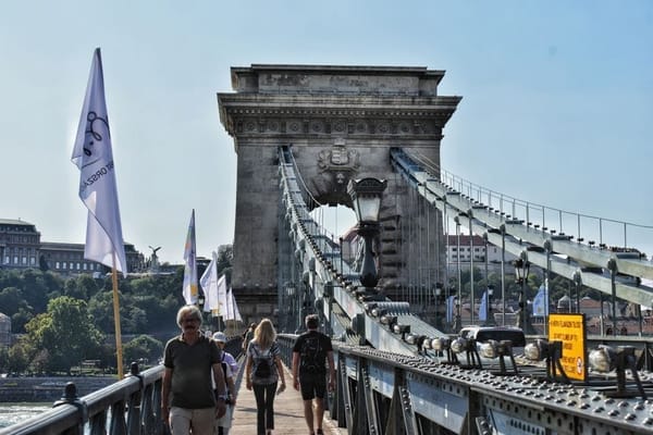 Budapest Travel Guide - A Fun Alive City: photo 6
