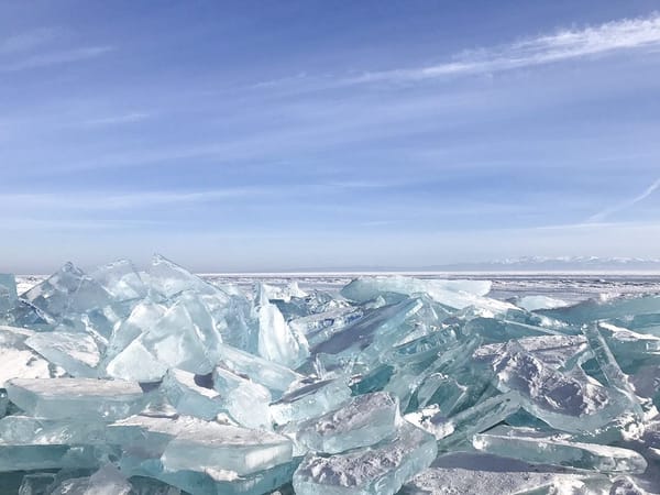 Visit lake Baikal when it’s frozen: photo 1