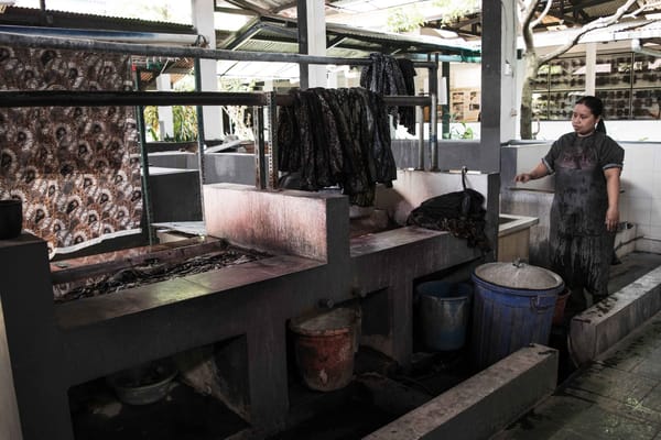 Yogyakarta: from Colourful Batik to Cruel Bird Market: photo 2