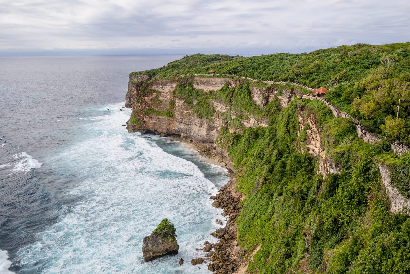 Travel Guide to Bali: An Exuberant Holiday Destination