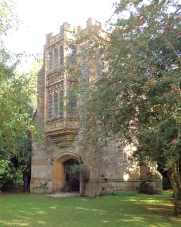 Must See Cerne Abbas in Dorset - historic sites with a US link: photo 2