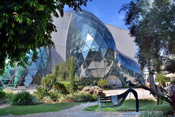 Salvador Dali’s Museum is So Surreal: photo 1