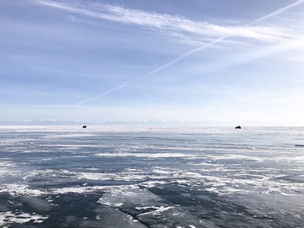 Visit lake Baikal when it’s frozen: photo 2