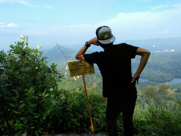 Bukit Tabur, Malaysia: 7 Secrets of The Dragonback Trek: photo 7