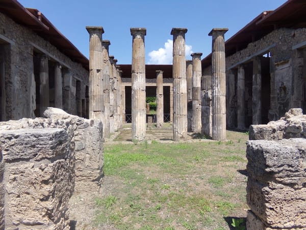 How to do Naples on a Budget: Sun, Pizza and Ancient History: photo 9