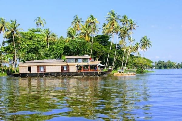Top Places to Visit in God’s Own Country-Kerela: photo 1