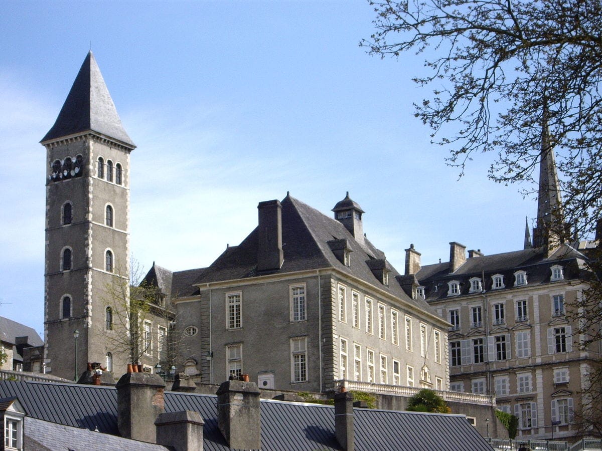 France: Pau - gate to the Pyrenees
