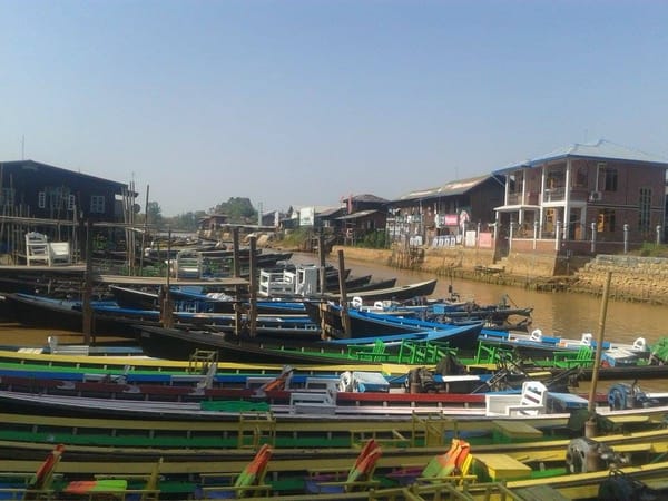 TRAVELLING MYANMAR DURING THE WATER FESTIVAL: photo 3