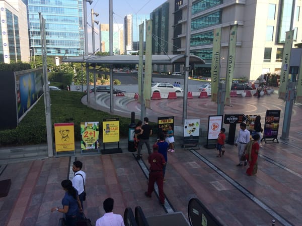 The Stop Power Destination- DLF Cyber Hub in the Delhi/NCR region: photo 3