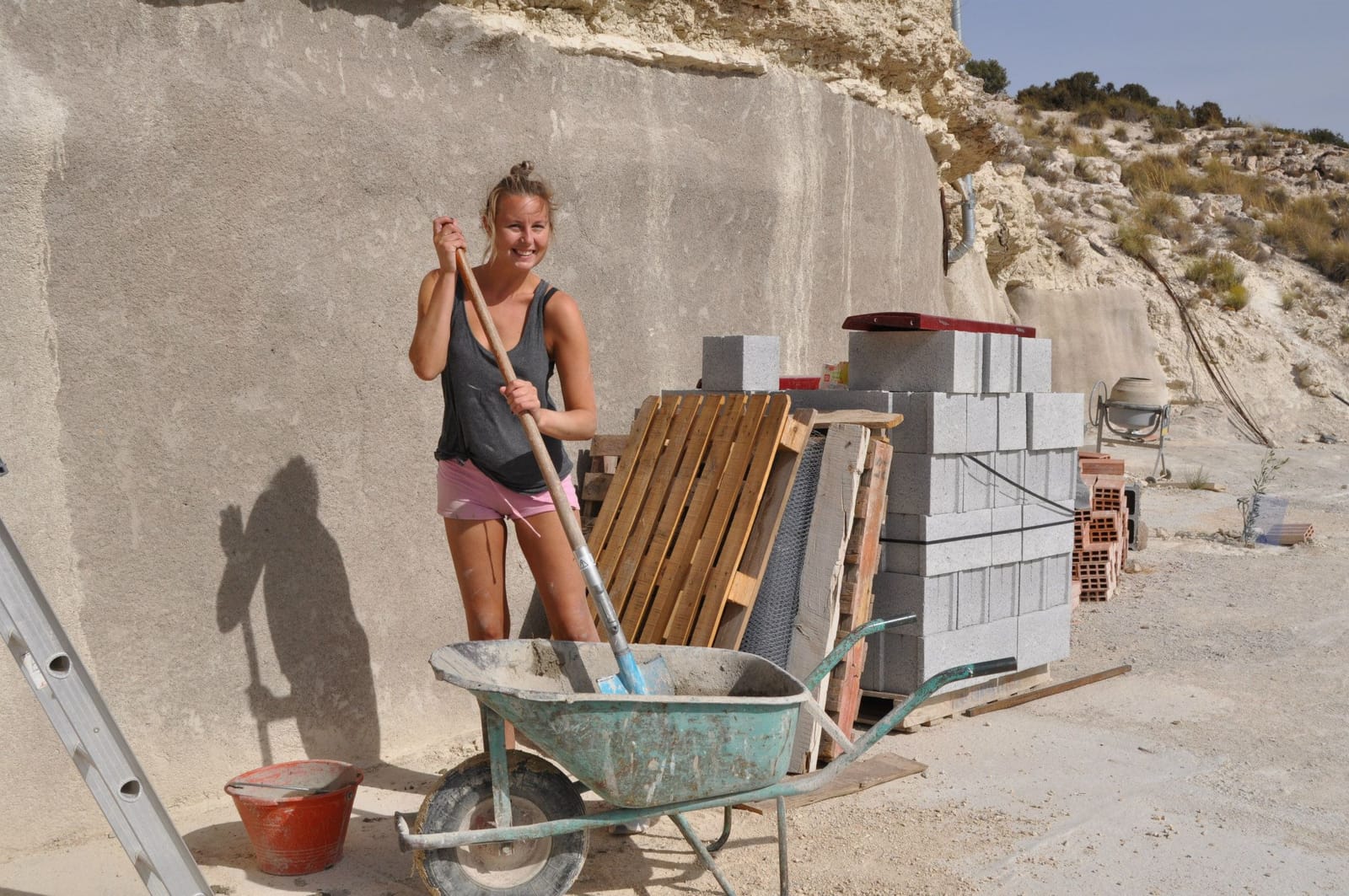 VOLUNTEER AND TRAVEL THE WORLD FOR FREE