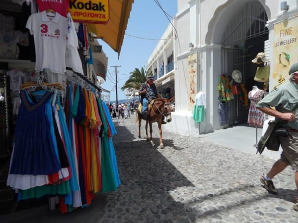 The Many Faces of Santorini: photo 1