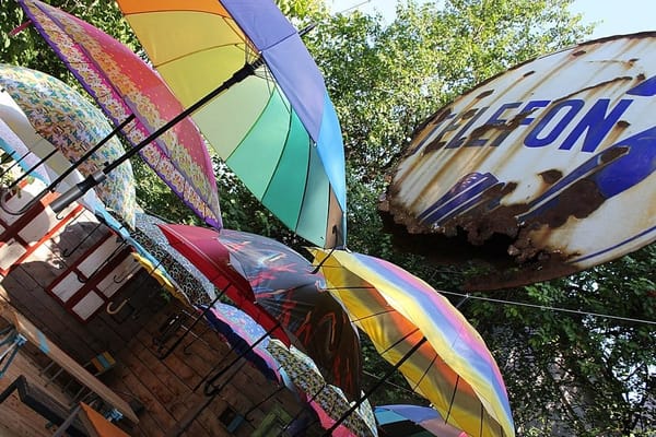 Bucharest under umbrellas: photo 5