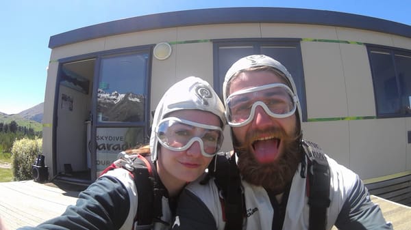 How to survive a Sky Dive in Queenstown, NZ: photo 4