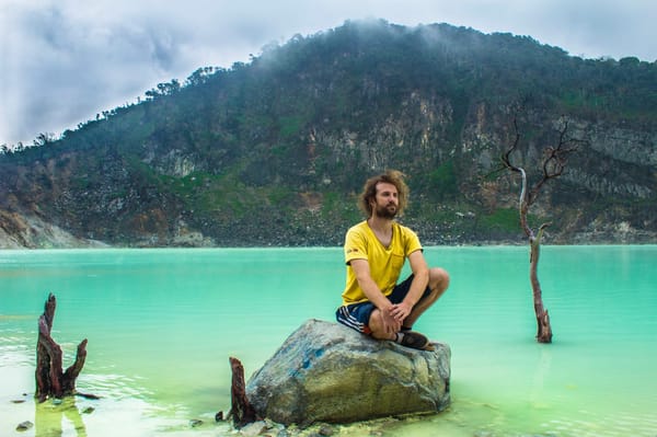 The hauntingly beautiful crater lake of ‘Kawah Putih’: photo 3