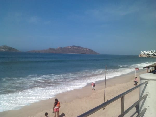 "A Pacific Ocean Pearl": photo 1