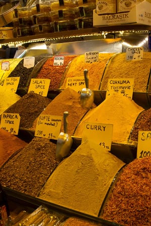 Istanbul - oriental trade in Grand Bazaar: photo 8