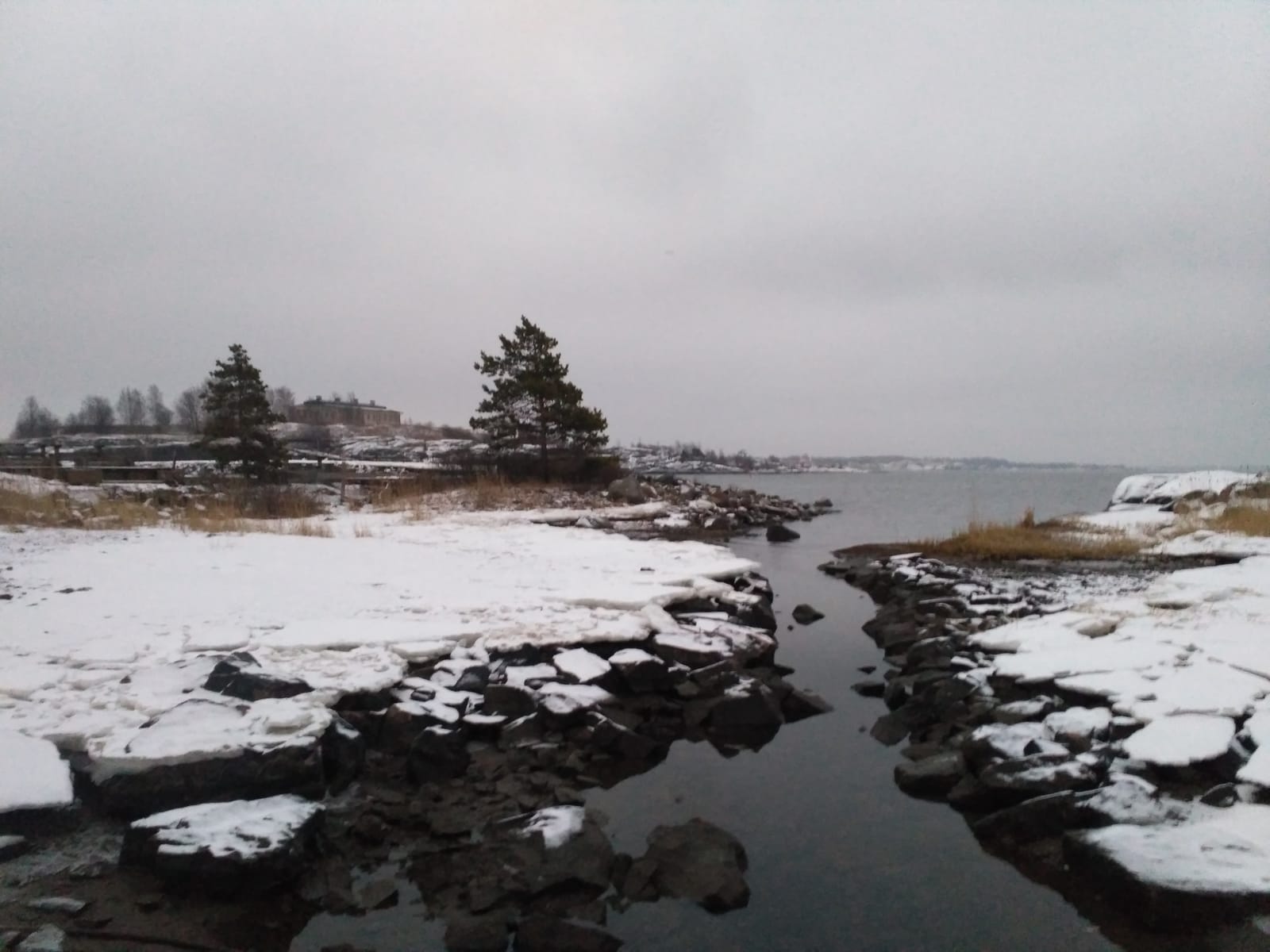 The Unconventional Winter Walk to the Islands of Helsinki