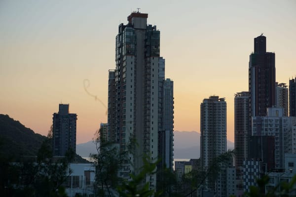 Hong Kong Highlights: Hiking and Eating: photo 1
